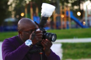 Photo de groupe avec flash cobra en position verticale avec diffuseur GARY FONG Lightsphere Collapsible 